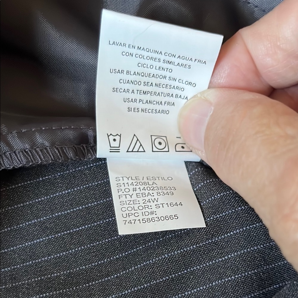 Sag Harbor Gray and White Pinstriped Cropped Pants - Picture 10 of 12